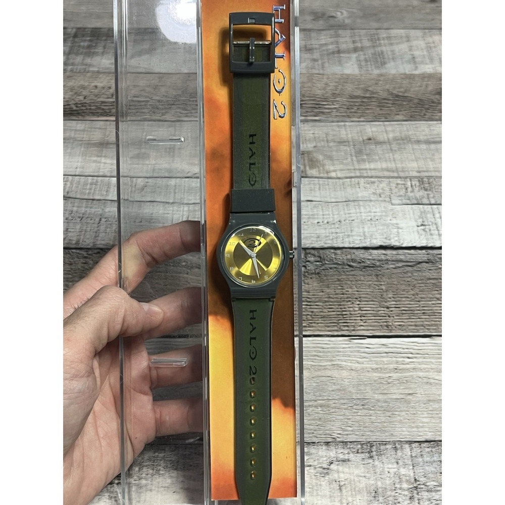 Halo 2 Watch Green Gold Face Circuit City Video Game Promo Bungie - Picture 2 of 6